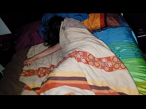 ❤️ Üvey oğul, genç üvey annesini uyurken azarlıyor. ️ Porno tr.milfnut-net.ru ❌️